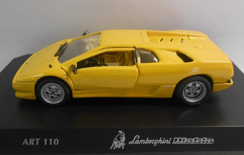 Corgi Detail 1/43 Scale - ART.110 LAMBORGHINI DIABLO S - Image 2 of 3