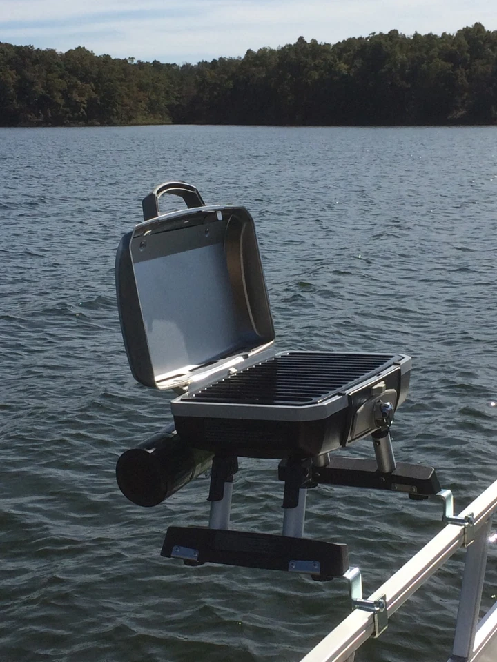 PLATEADO Cuisinart Grill Modificado 4 Pontones Bote con Soporte de Parrilla de Acero Inoxidable Arnalls Foto 3 de 4