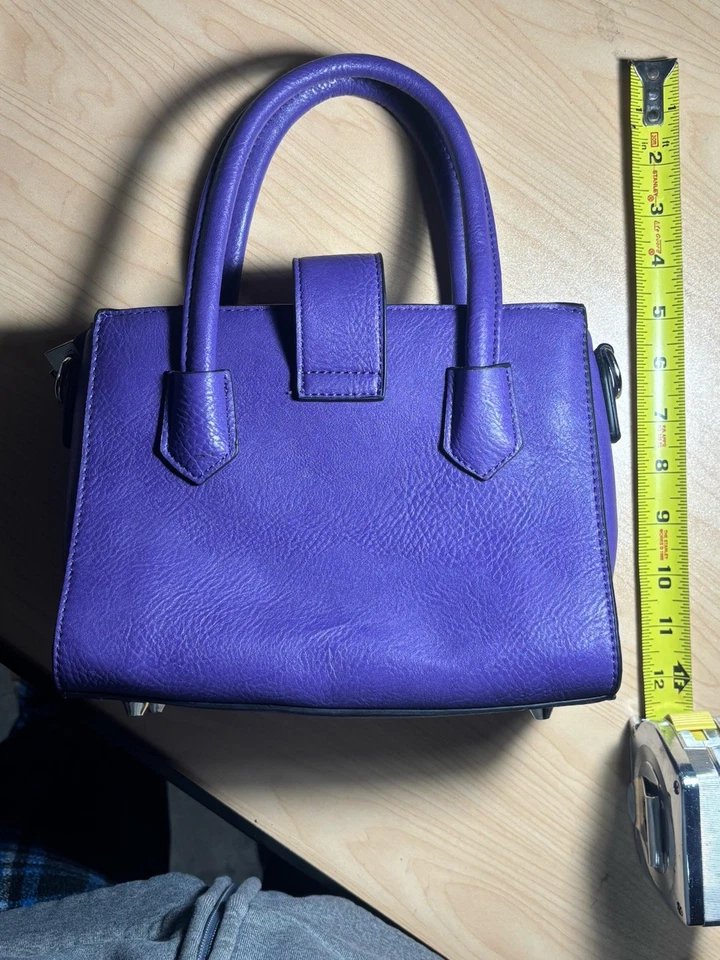 Cartera Vera Bradley Cuero Gallatina Turnlock Amatista Púrpura Usada en Excelente Condición - Imagen 2 de 4