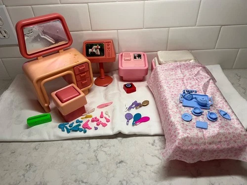 VTG  Barbie Bedroom Furniture & Accessories - 1987