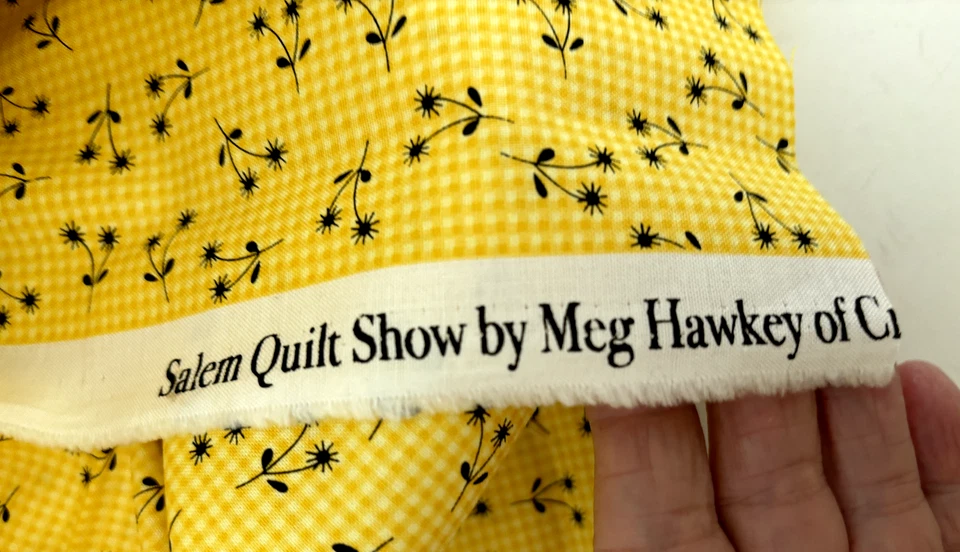 44X21L Yellow Black GINGHAM Mini DAISY Salem Quilt Fabric PLAID Floral MAYWOOD Foto 2 de 4
