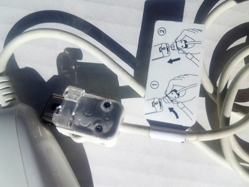 Nintendo Wii White Nunchuck Controller (RVL-004) Official Genuine OEM - Picture 6 of 6