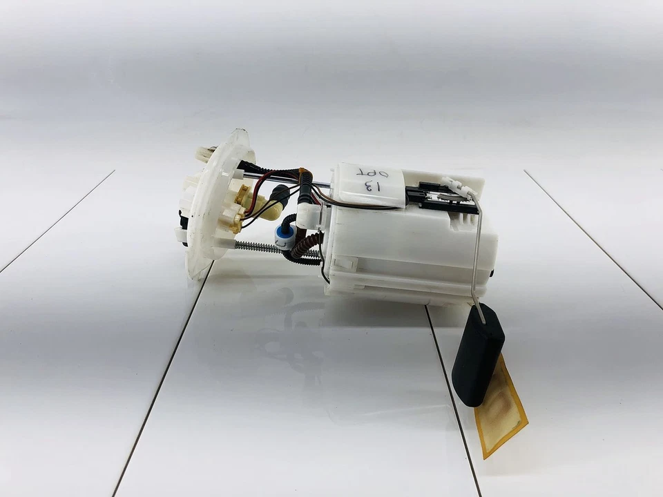 11-15 KIA OPTIMA 2.4L L4 BOMBA DEPÓSITO COMBUSTIBLE TRASERO GASOLINA CON SENSOR DE NIVEL OEM Foto 4 de 4