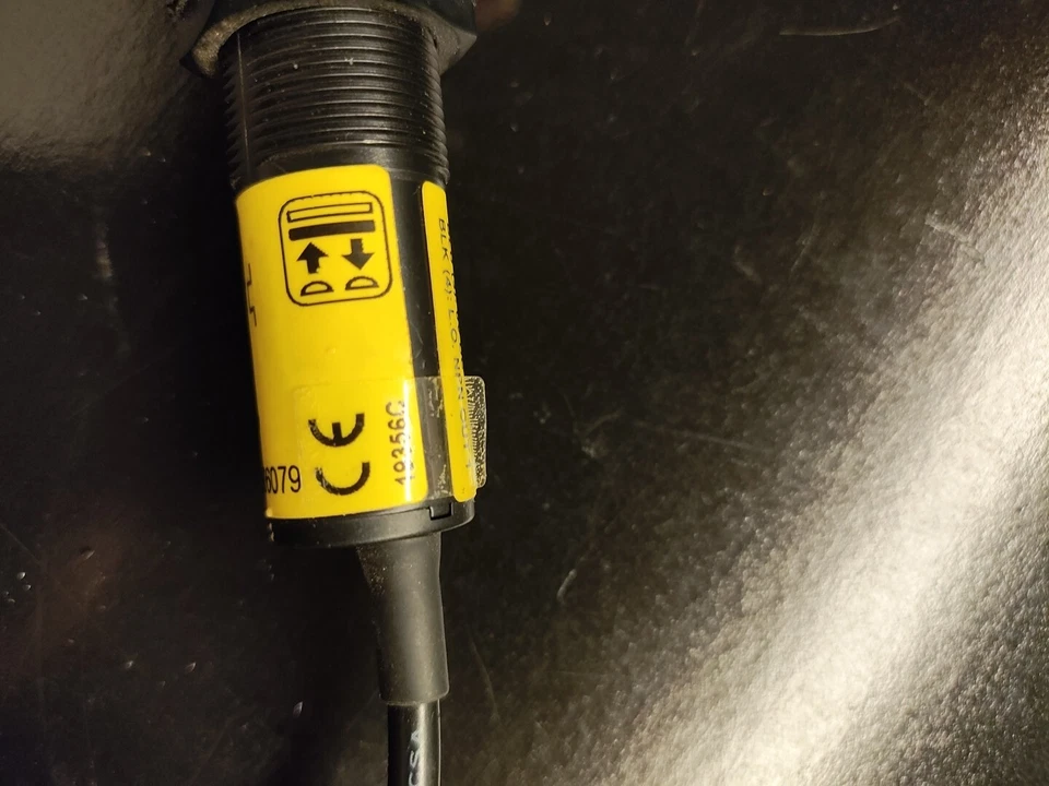 1pcs New BANNER S18-2VPFF50-2M Reflector Switch Sensor  - Image 4 of 4