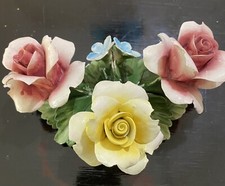 RARE VTG Nuova Capodimonte Flower Arrangement ITALY Porcelain Roses VG Condition