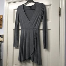 Forever 21 Gray Wrap Dress V-Neck Long Sleeve Lightweight Flared Skirt Size Med