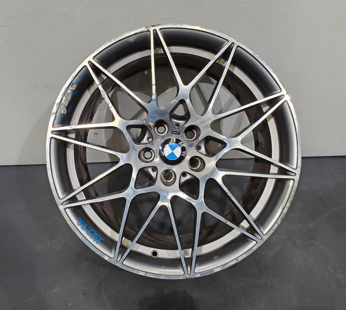 パーツ  F80 F82 ✓ OEM BMW F80 F82 F83 M3 M4 Rear Rim Wheel Star Spoke 666M 20x10
