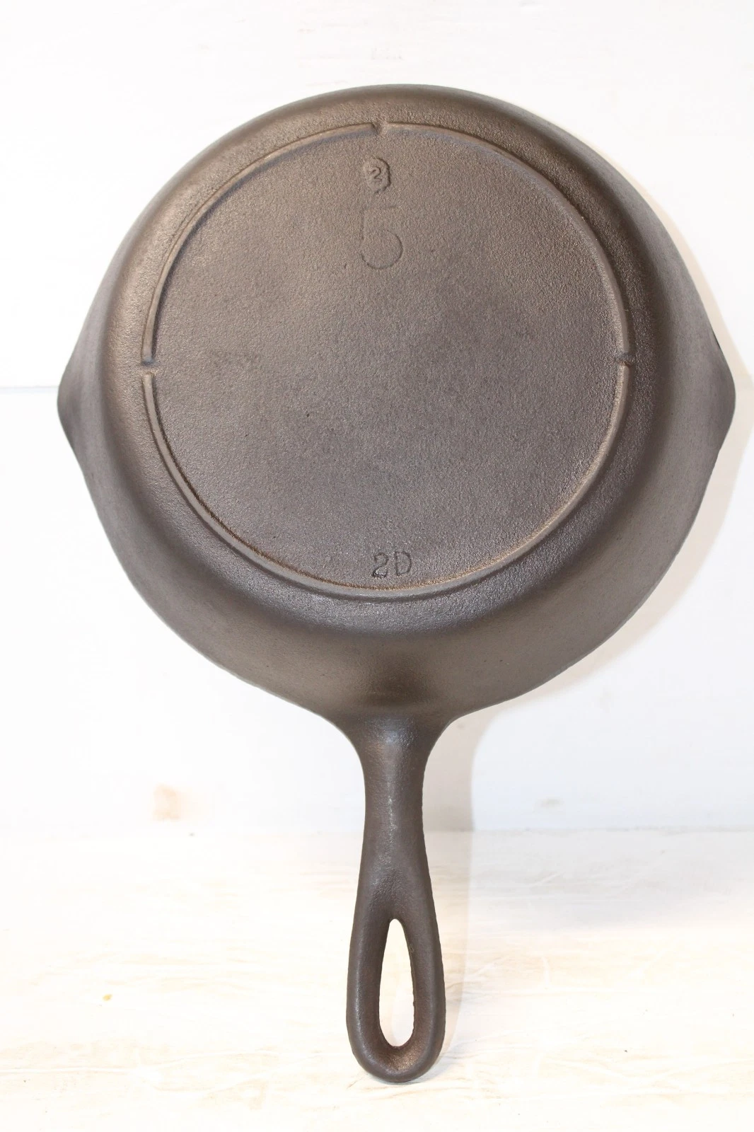 Lodge No. 5 Cast Iron Skillet 3 Notch (19454-55)