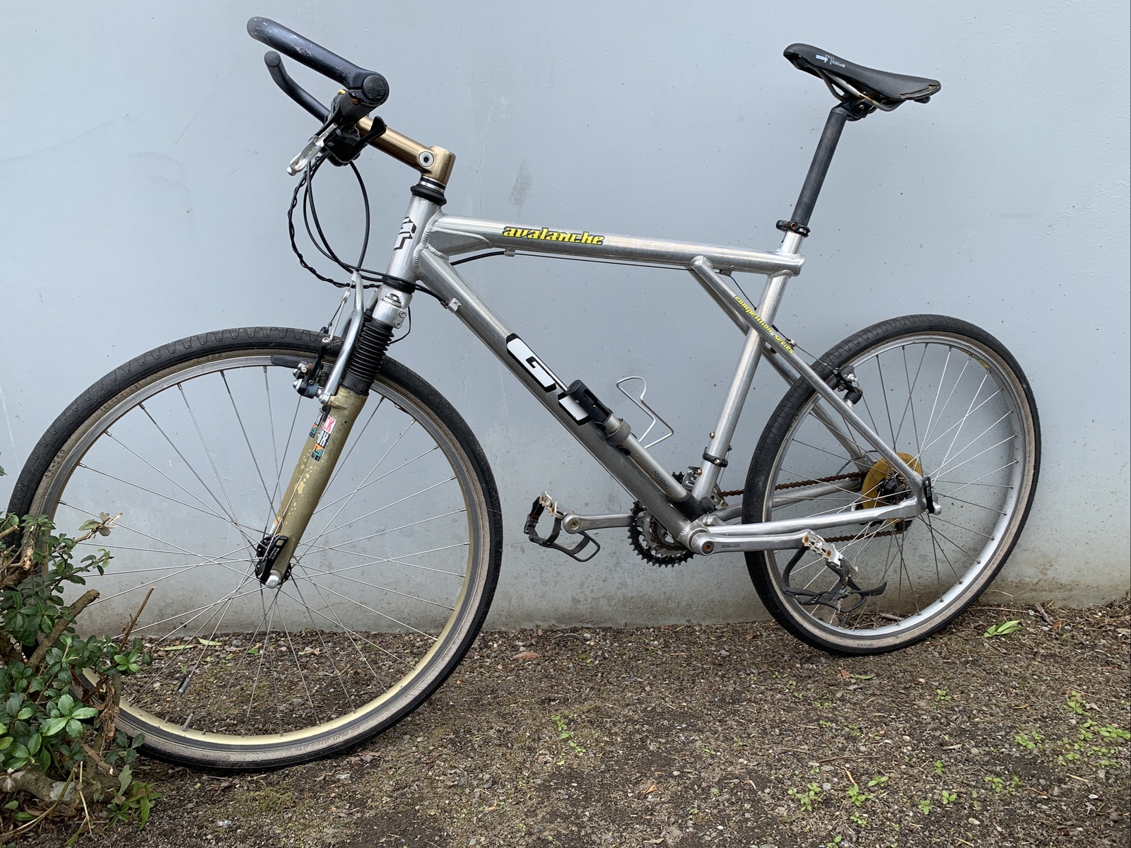 Rare￼ 1980S  GT Avalanche Mountain Bike 20" Aluminum 25" Tires  Super lightweigh