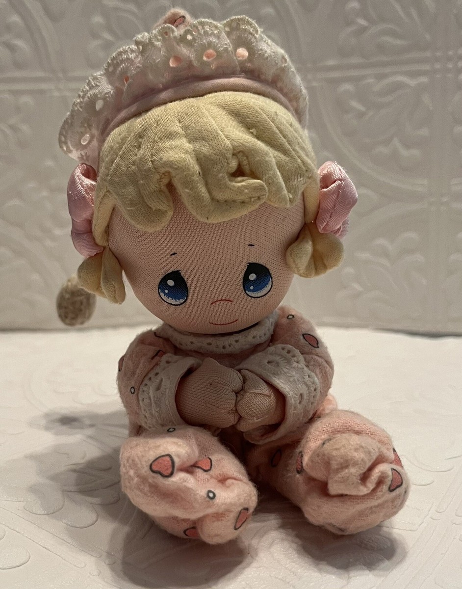 Precious Moments Children Of The World Canada Aria Vinyl Doll