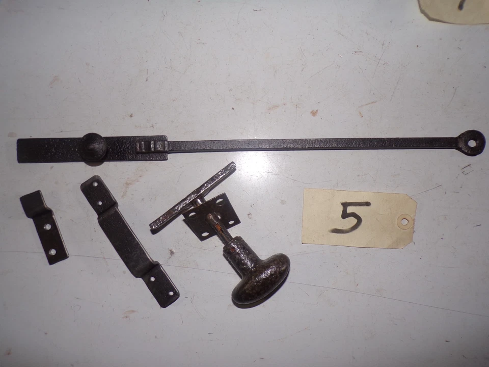 Clenche de porte ancienne en fer forgé - Photo 1/1