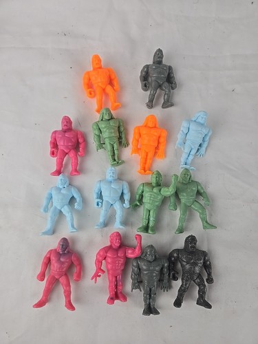 VTG | Lot of 14 WWF/WWE Hasbro KO Mini Vending Mac...