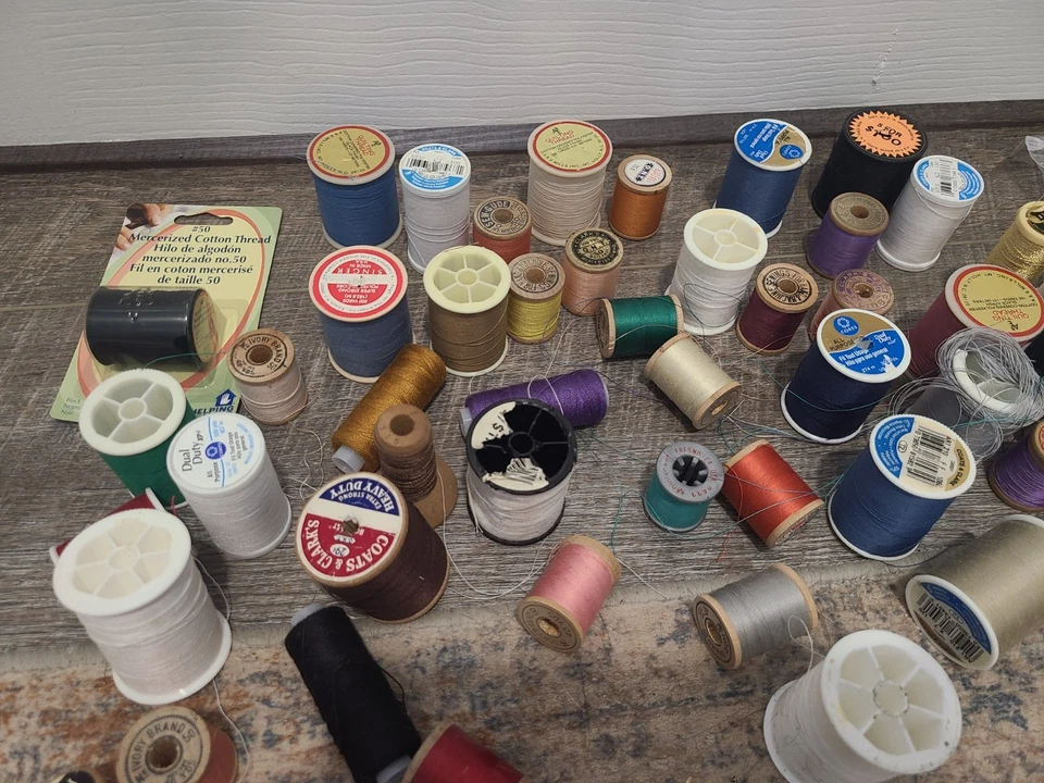 Lot of 1.5lb Spools of Polyester, Cotton  Embroidery Machine Thread, Wood Spools - Image 2 of 4