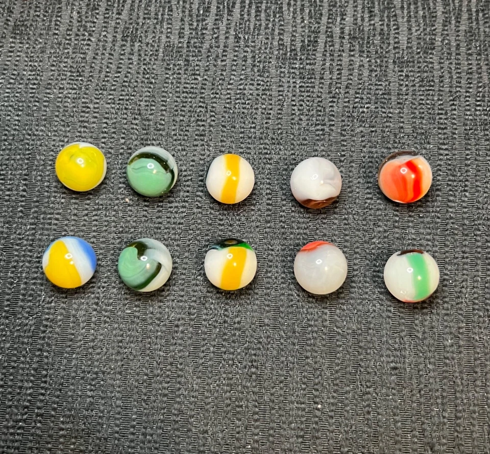 10 Vintage Vitro Agate Tri-lites, Conquers, and Tiger’s eye Marbles w/Display Bx - Image 3 of 4