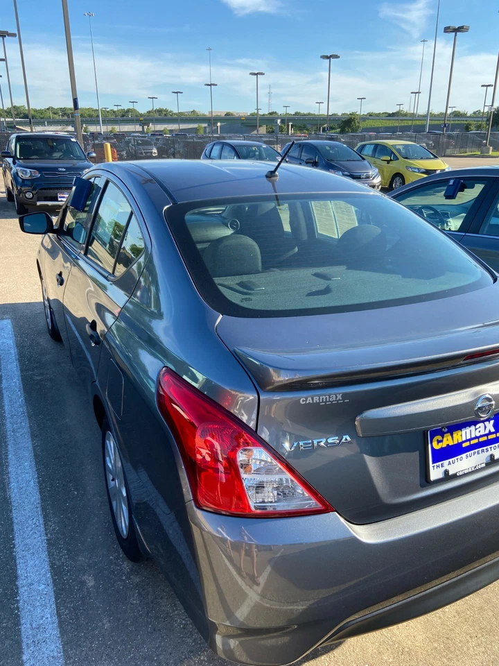Antena 7" negra para Nissan Versa 2007-2020 Foto 2 de 4