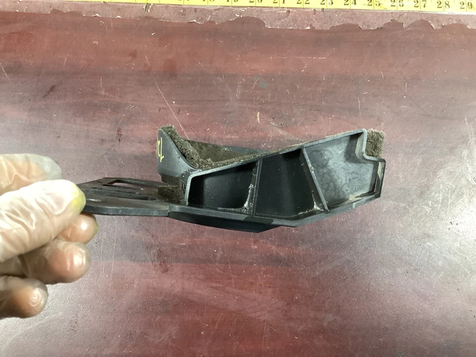 Cubierta del eje delantero derecho AUDI A4 2009-2016 8K0863188B OEM. Foto 2 de 4