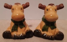 Harry and David Holiday Figural  Moose Salt & Pepper Shakers 