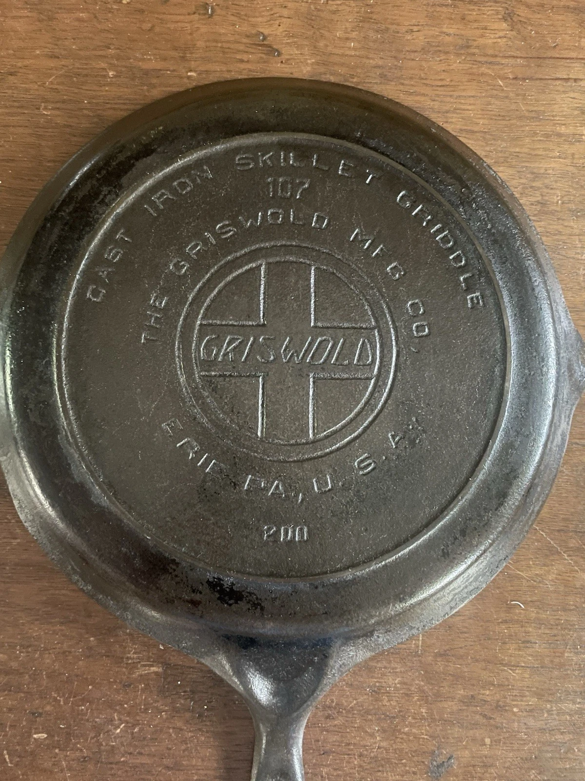 Griswold Cast Iron Skillet Griddle No. 107