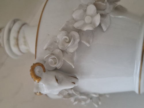 Vista Alegre Porcelain Goat Urn White Gold Tone VA Portugal Vintage Neoclassical - Picture 9 of 10