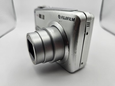 Fujifilm FinePix F Series F650 6.0MP Digital Camera - Silver for