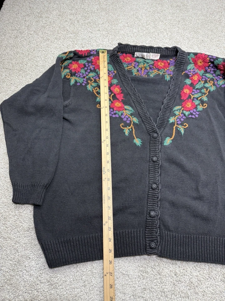 Cárdigan abuela vintage Venezia para mujer negro floral bordado botón 14/16 Foto 3 de 4