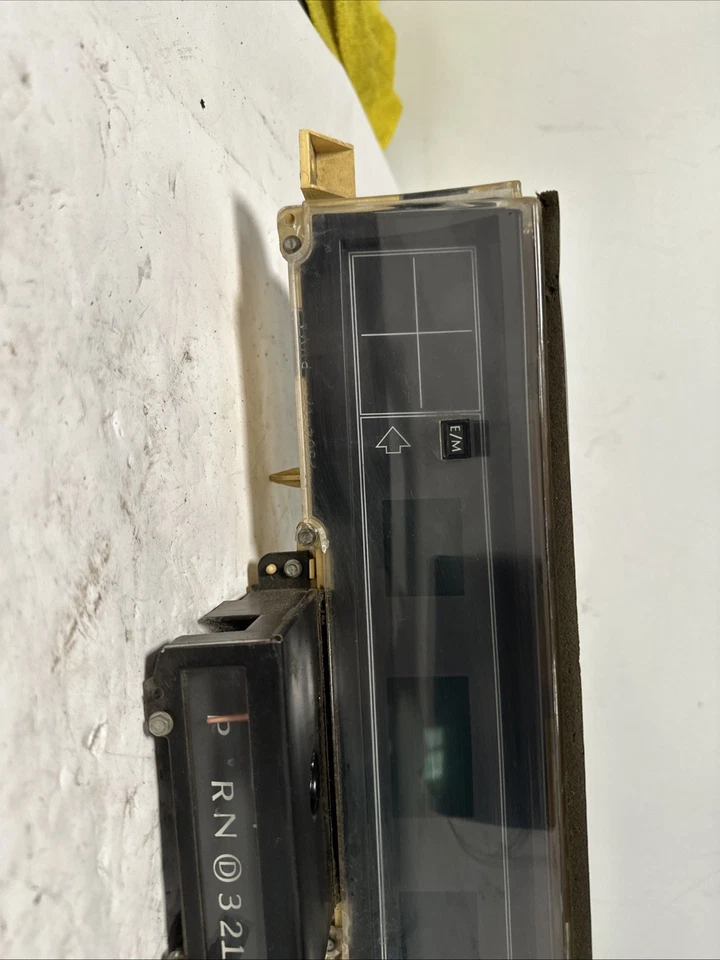 1989 Cadillac Deville Speedometer Instrument Cluster R2 - Imagem 2 de 4
