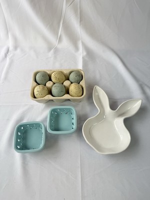 Easter Decoration, Easter Eggs Ornaments, 2 Square Dishes, Rabbit Shape plate W4