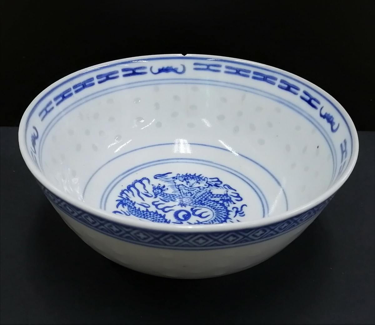 Collectible Vintage 1970 Chinese Dragon Blue White Porcelain Collectible Vintage 1970 Chinese Dragon Blue White Porcelain