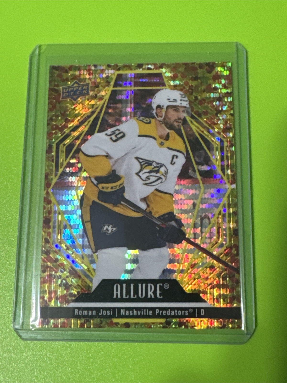 2022-23 Upper Deck Allure Gold Glitter Bomb /199 Roman Josi #32