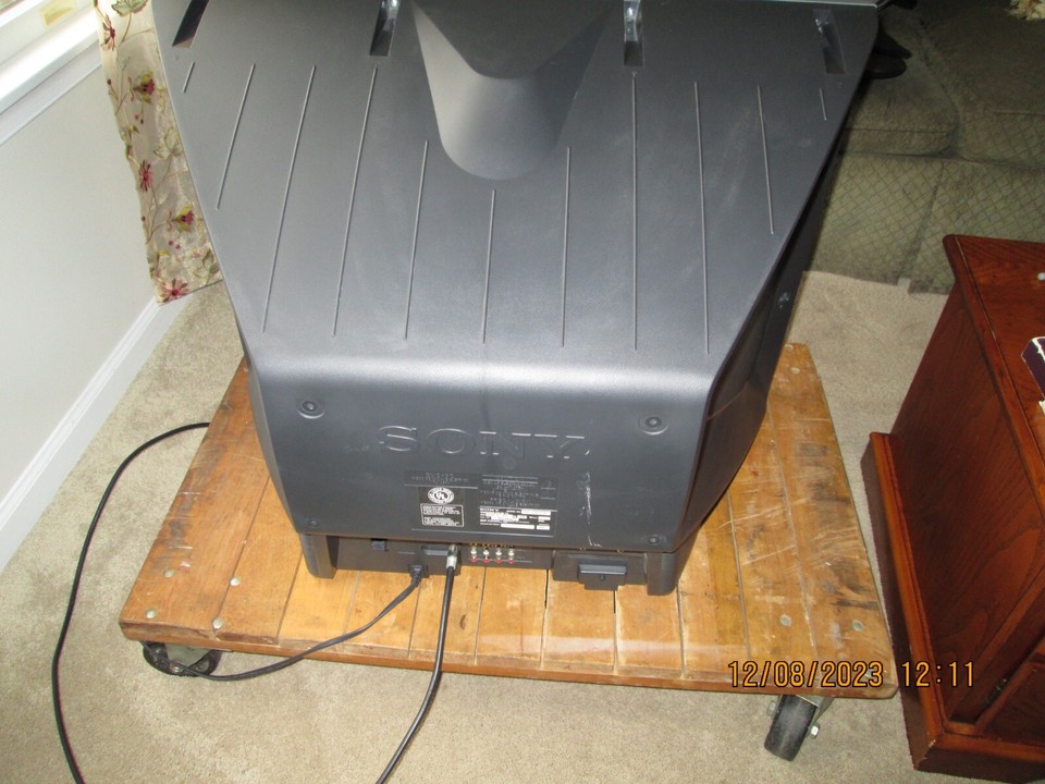 Sony Trinitron WEGA 27" CRT Retro Gaming TV KV27FS120 With Component Video eBay