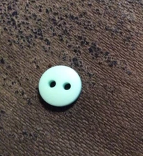 BEAUTIFUL BUTTONS #HW140-15 PASTEL AQUA ROUND--2 HOLE--3/8"-- 17 PIECES