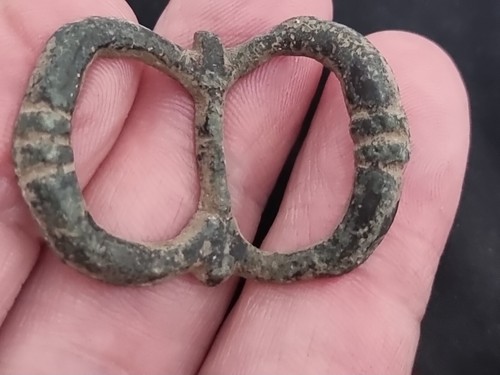 Post Medieval Tudor 14/15 hundreds bronze buckle. Please read description LA443