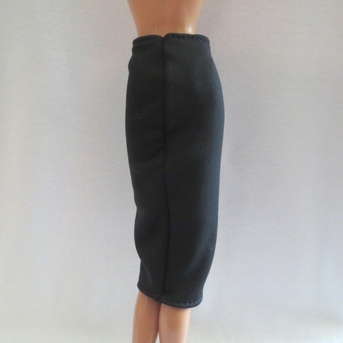 NEW! 2021 Barbie Signature Looks Made To Move Doll Clothing Black Pencil Skirt - Picture 2 of 4