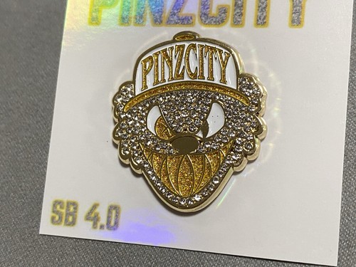 Pinzcity Scare Bear 4.0 Gold Glitter Grill Iced Out Gold Hat Pin Birthday Pin - Picture 15 of 23