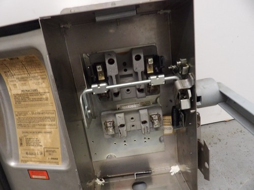 Interruptor cerrado F251SS - ITE 30A AMP 600V NEMA 4 CON CONTACTOS CLAMPMÁTICOS - RECON - Imagen 4 de 5
