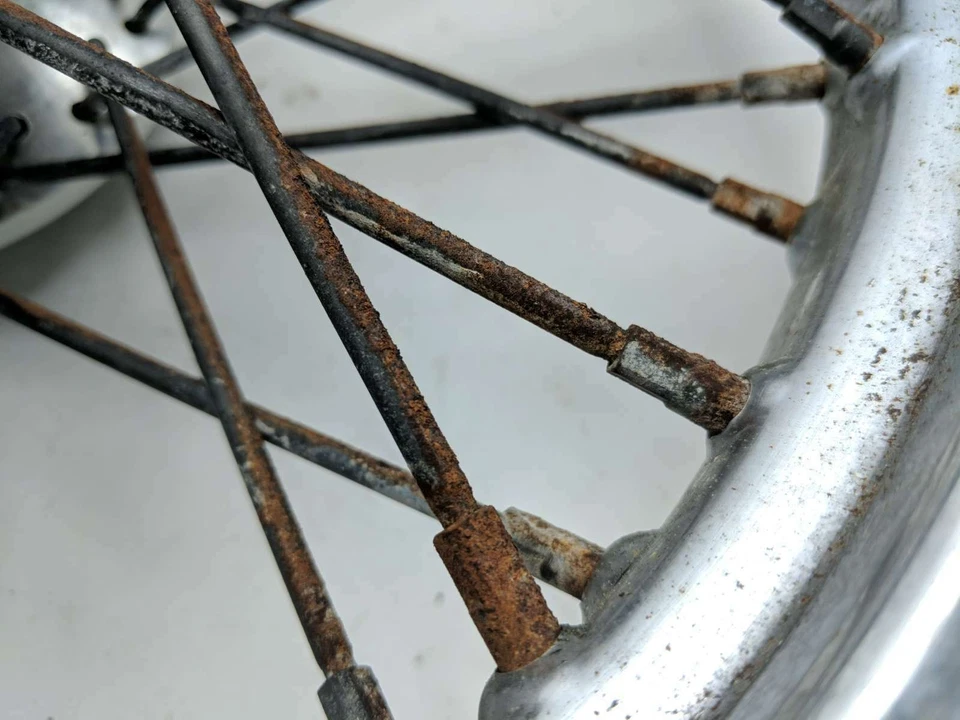 Llanta delantera recta 18 x 3,00 Honda Shadow Ace VT1100 C2 96 Foto 4 de 4