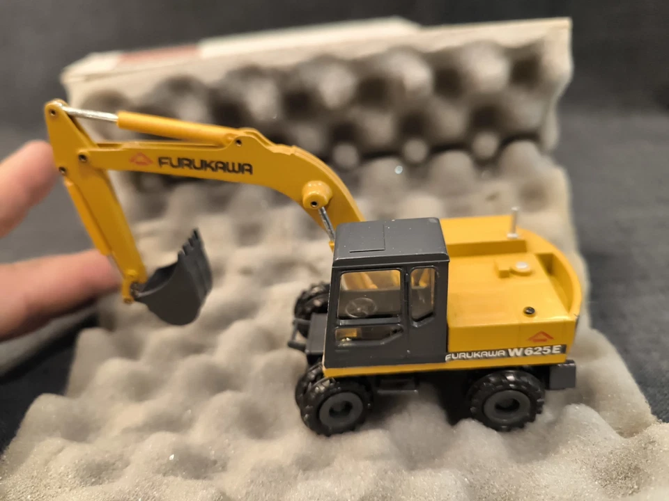 1:50 Conrad 2818 Furukawa W 625 E Radlader Tiefenlöffel Neu In Der OVP Kein Nzg - Bild 3 von 4