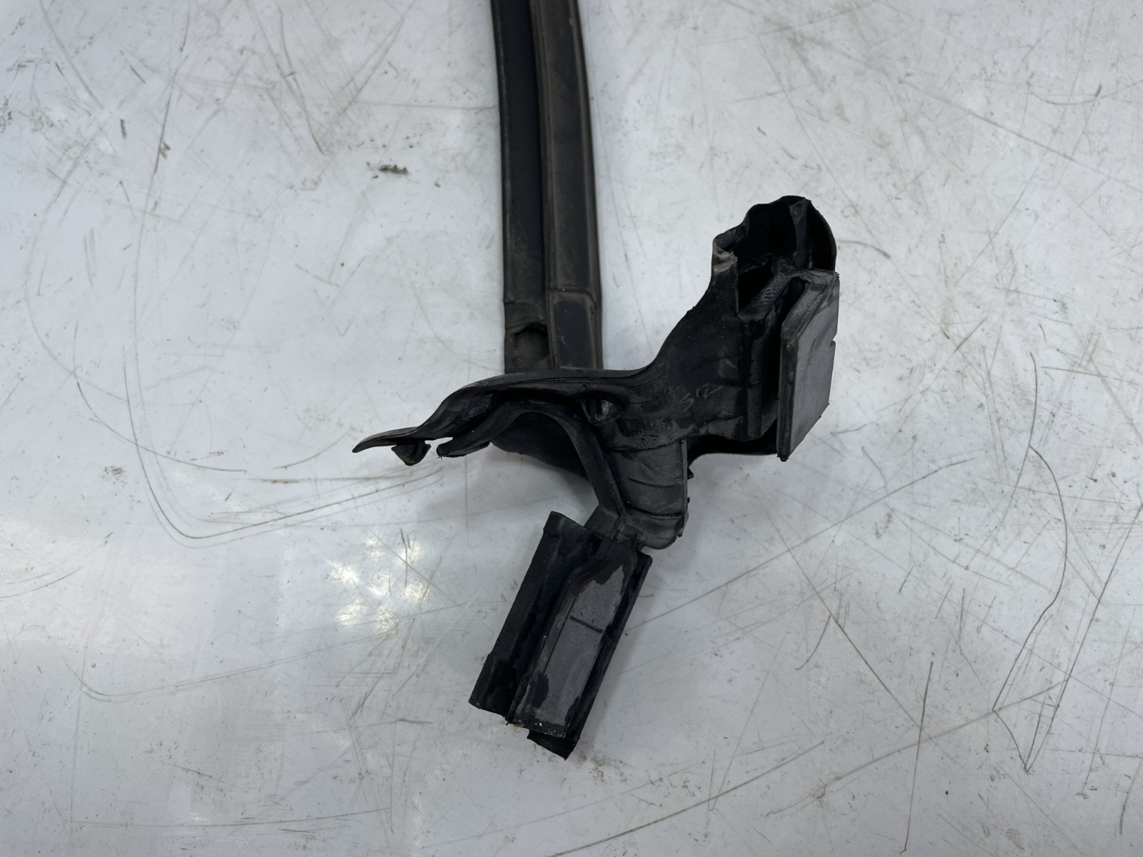 ✅ 12-17 OEM Bentley Continental GT Front Right Passenger Top Weatherstrip Seal