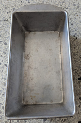 Vintage Mirro Bread Loaf Pan 9.25 X 5.25 X 2.75'' aluminum rolled edges