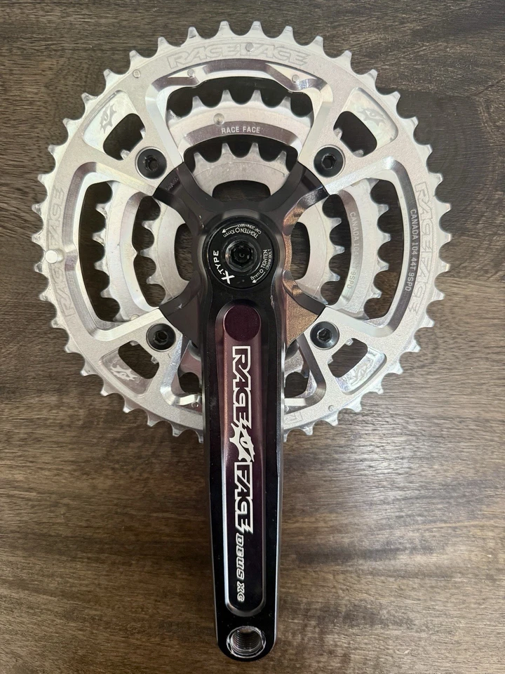 Juego de bielas Race Face Deus XC forjadas triple 3 x 9 + soporte inferior 104 BCD vintage Foto 2 de 4