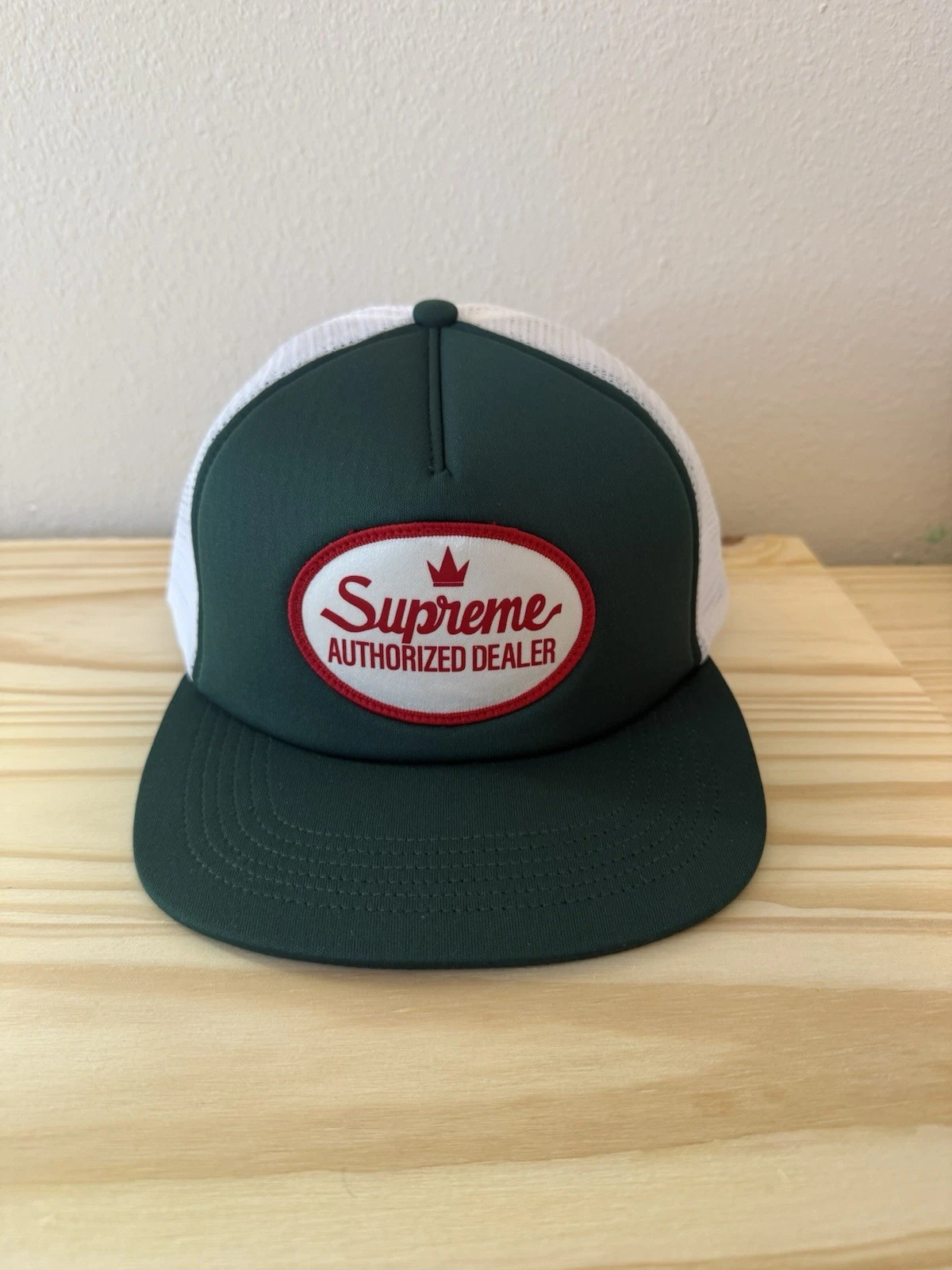 Chapeau revendeur agréé suprême vert SS25 neuf 100% authentique