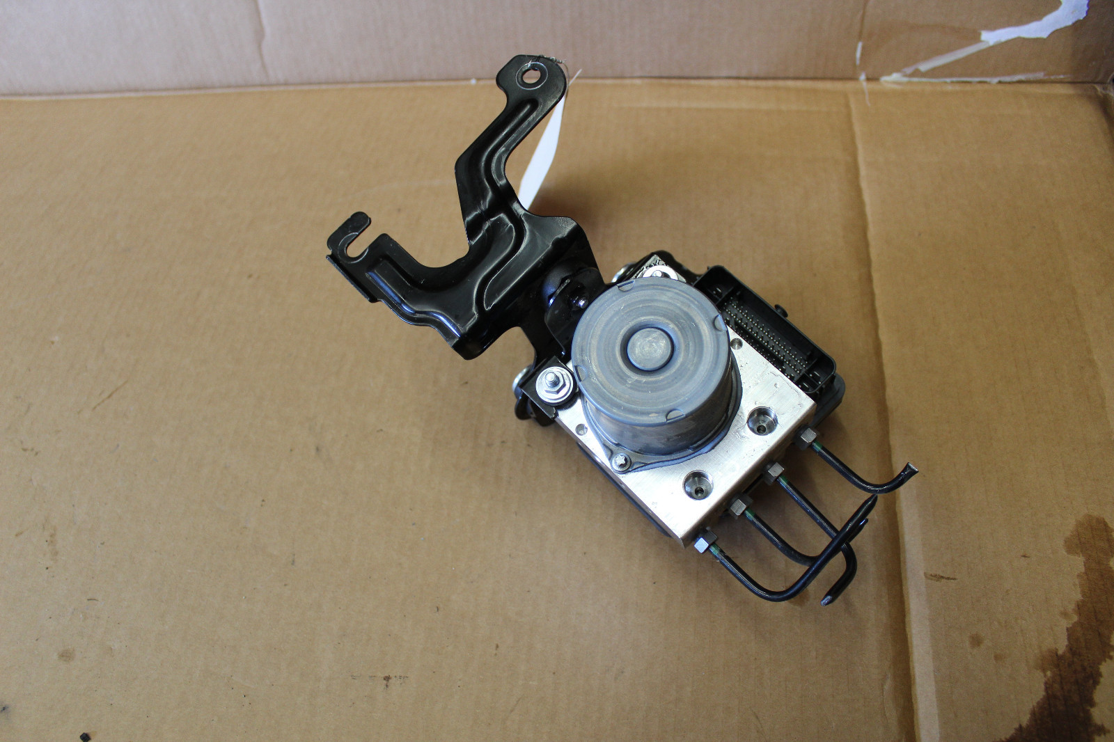 2017 JAGUAR XE ABS BRAKE PUMP R748 eBay