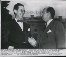 1952 Press Photo Adlai Stevenson Greets Democratic Chairman Stephen Mitchell