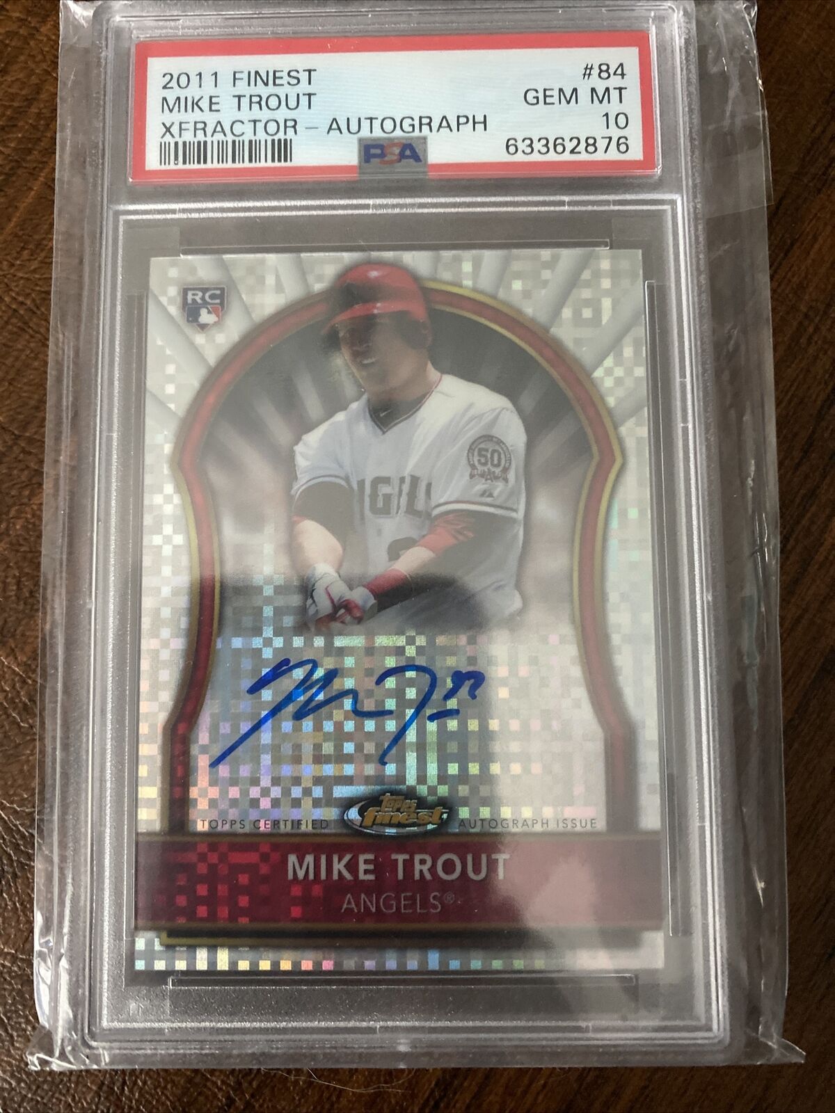 Mike Trout Autographed 2017 Topps Inception Jersey Card