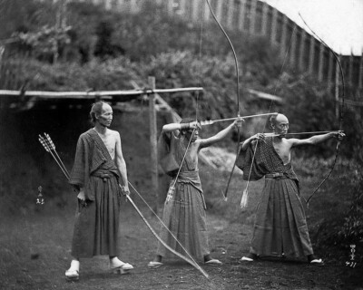 1880s JAPANESE SAMURAI WARRIOR Practicing Bow & Arrow Poster Photo 13x19