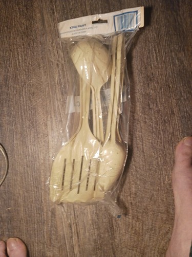 King Kraft Utensili Set di 4 Tan pz 1 Spatola 3 Cucchiai Made USA Nylon Cucina - Foto 4 di 6
