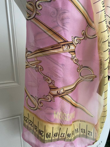 BNWT Moschino 100% Silk Chiffon Scarf Shawl Tape Measure Scissors Dressmaking - Picture 9 of 12