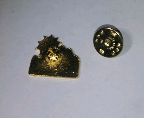 Vintage McDonalds Buns Unlimited Denver inc. Snow Sunrise Fastfood Employee Pin - Picture 2 of 12