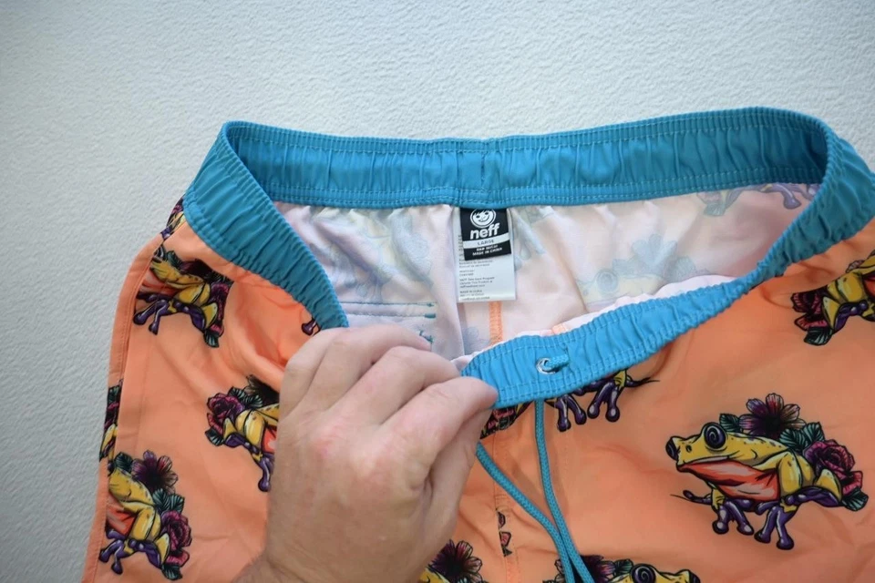 Neff 泳裤 Trippy Frog Rave 冲浪水短裤男式 L 码 — 第 4/4 张图片