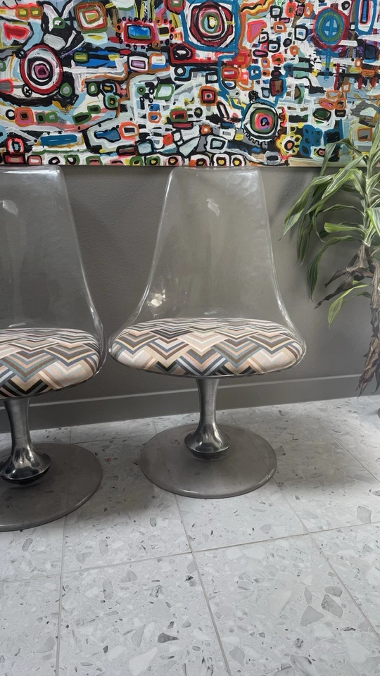 Juego de 4 sillas giratorias de acrílico Chromcraft raras de mediados de siglo modernas Foto 2 de 4